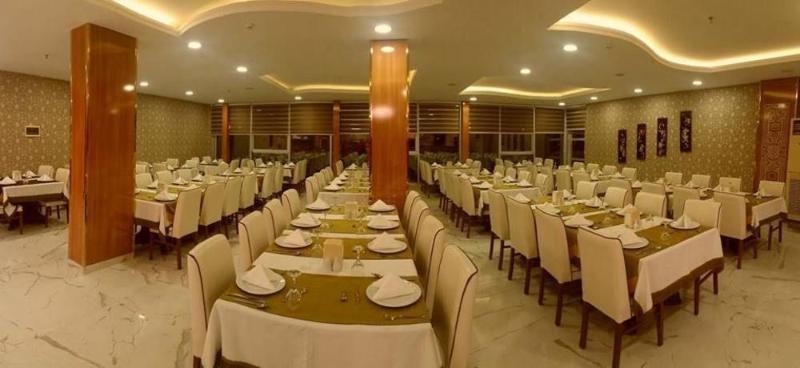 Grand Bayar Hotell 3*