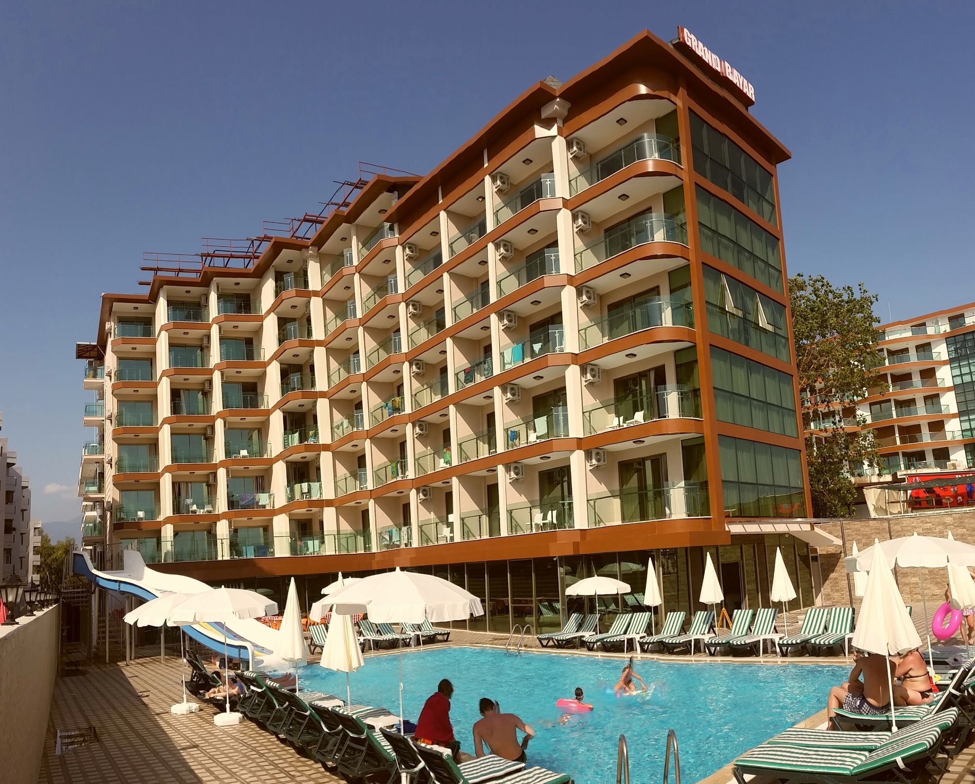 Hotell Grand Bayar 3*