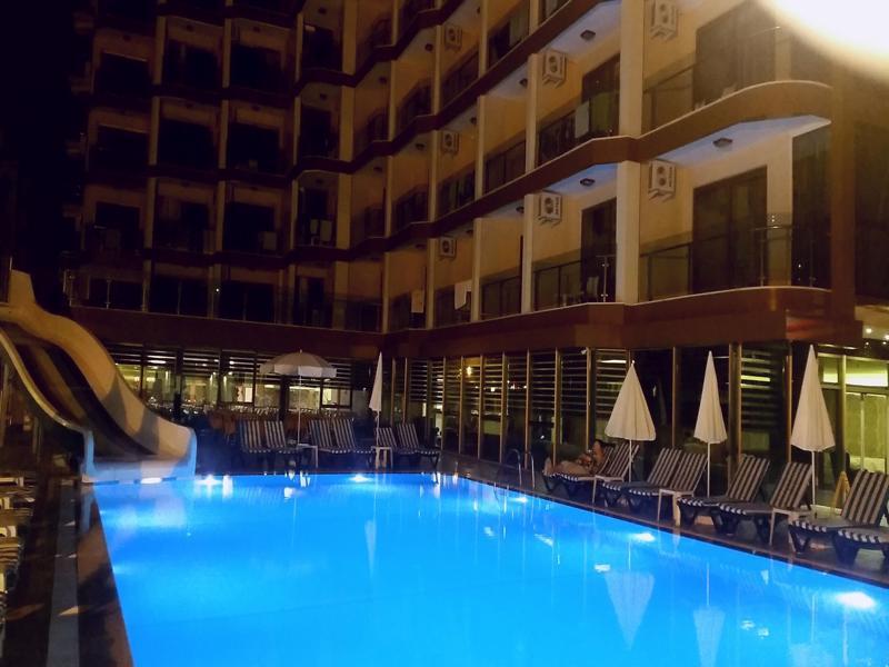 Grand Bayar Hotell 3*